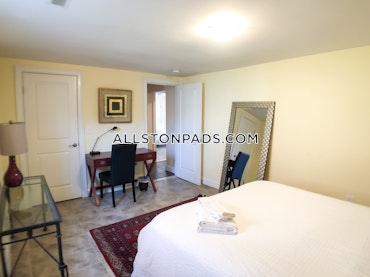 Boston - 5 Beds, 2 Baths