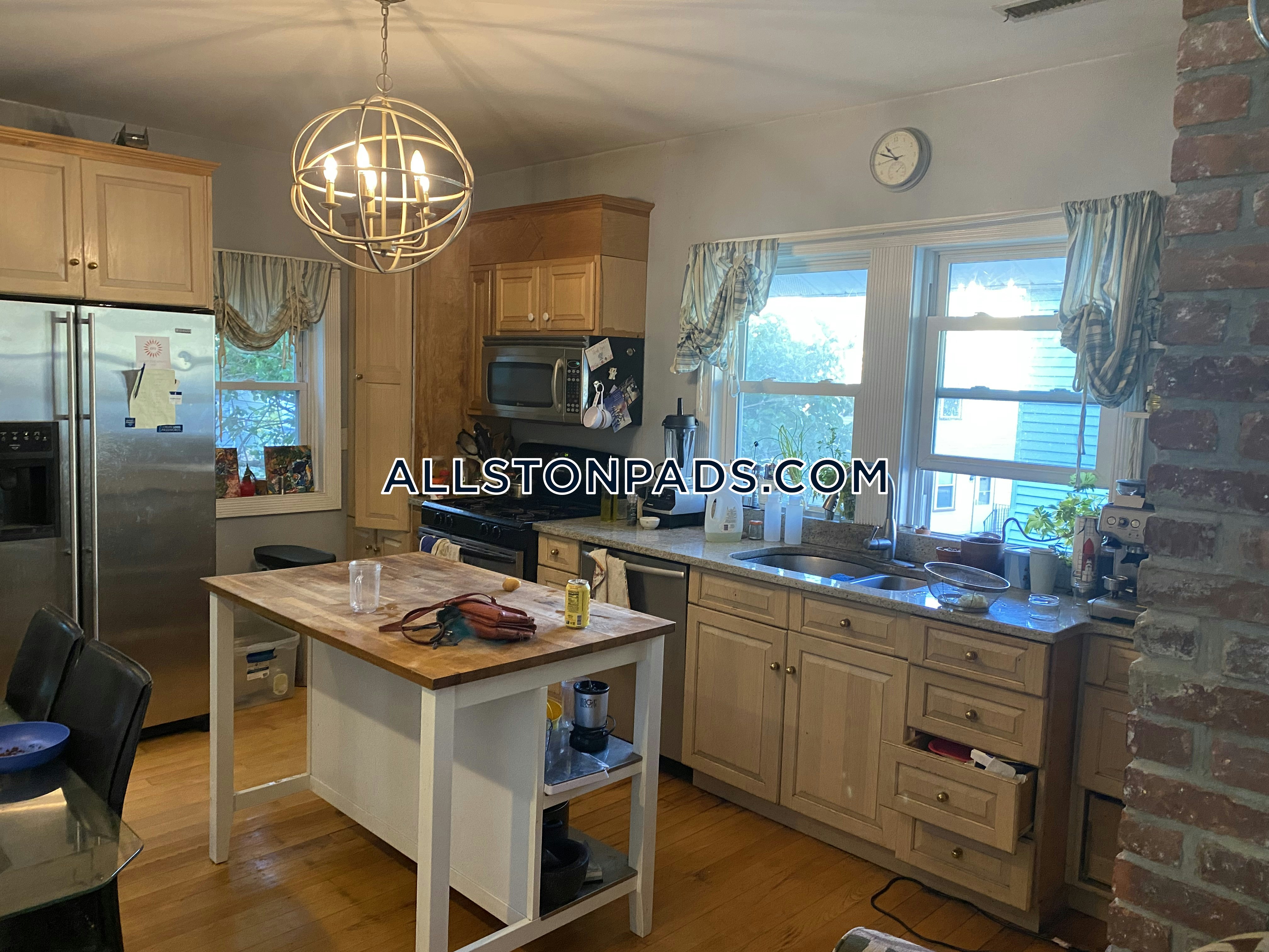 Lower Allston 4 Beds 2.5 Baths Boston 5,100