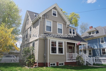 Boston - 4 Beds, 1.5 Baths