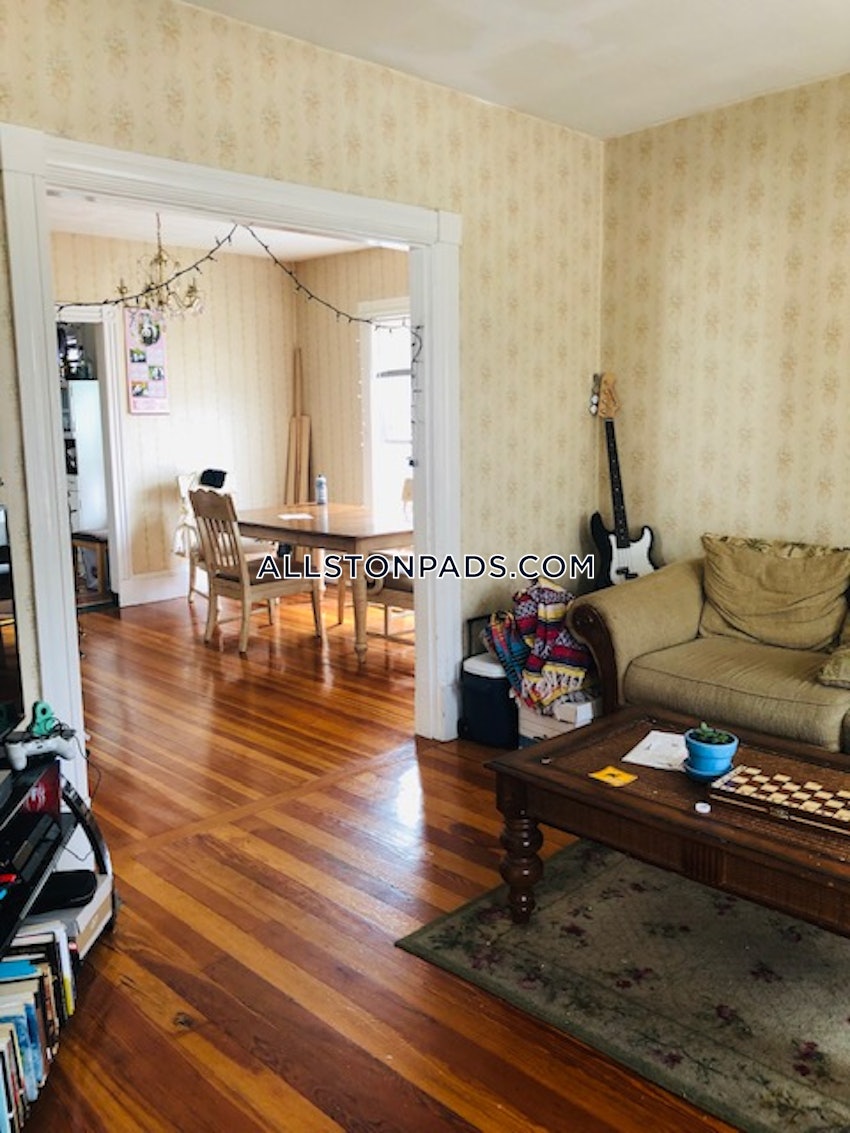 BOSTON - LOWER ALLSTON - 5 Beds, 1 Bath - Image 1