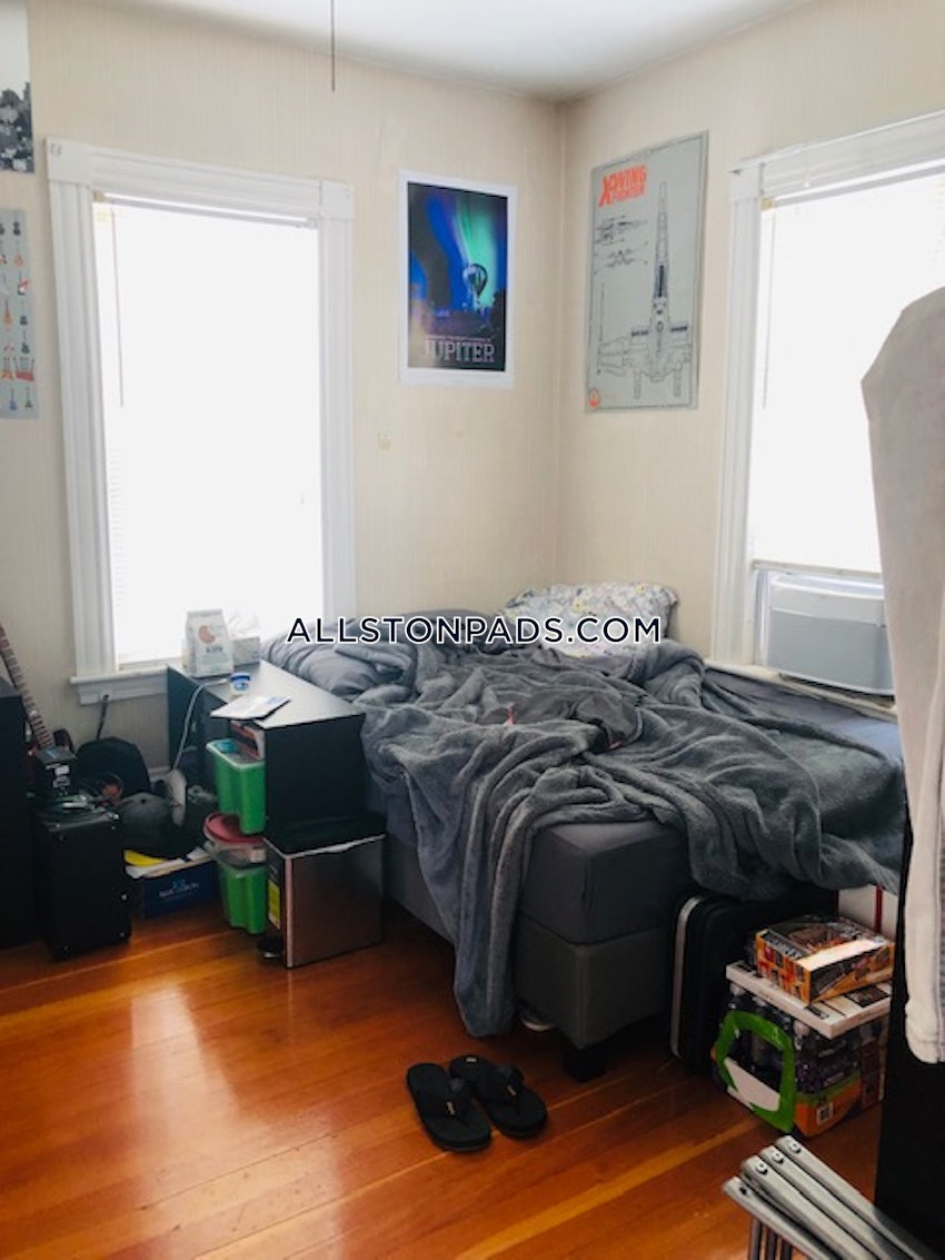 BOSTON - LOWER ALLSTON - 5 Beds, 1 Bath - Image 3