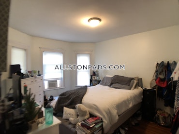 Boston - 3 Beds, 1.5 Baths