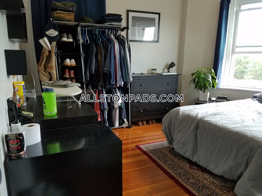 BOSTON - LOWER ALLSTON - 4 Beds, 1 Bath - Image 8