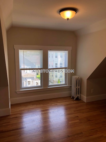 Mansfield St. Boston