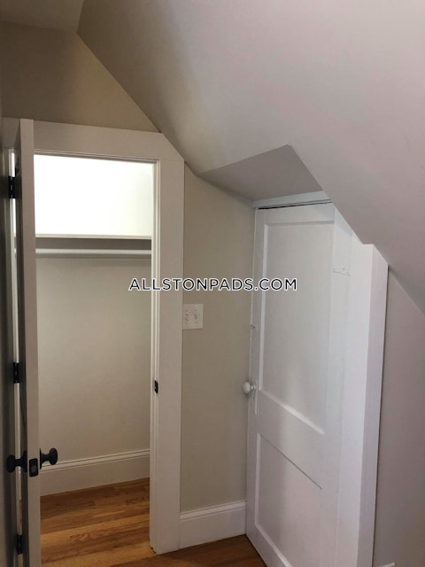 Mansfield St. Boston photo 10