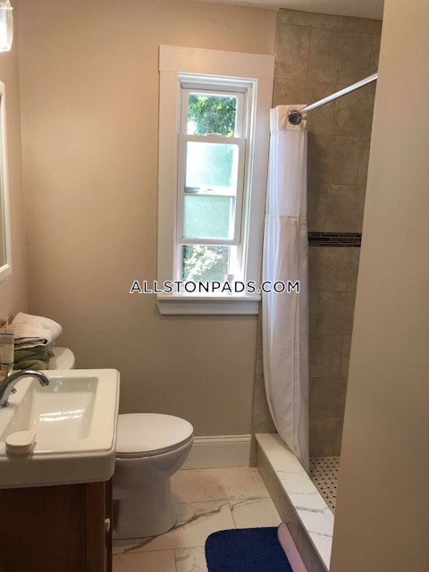 Mansfield St. Boston photo 25