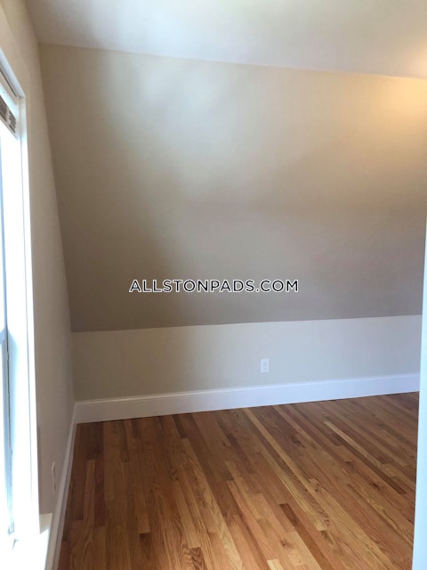 Mansfield St. Boston photo 6