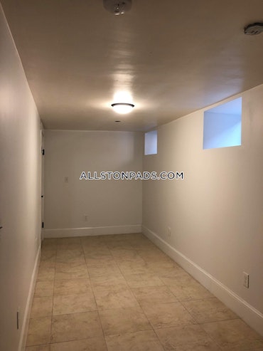 Boston - 1 Beds, 1 Baths