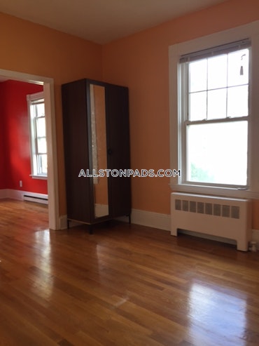 Boston - 4 Beds, 2 Baths