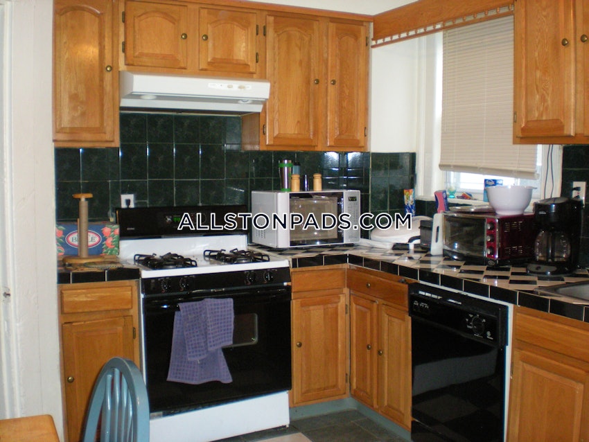 BOSTON - LOWER ALLSTON - 6 Beds, 2.5 Baths - Image 1