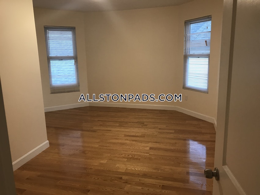 BOSTON - LOWER ALLSTON - 4 Beds, 2 Baths - Image 7