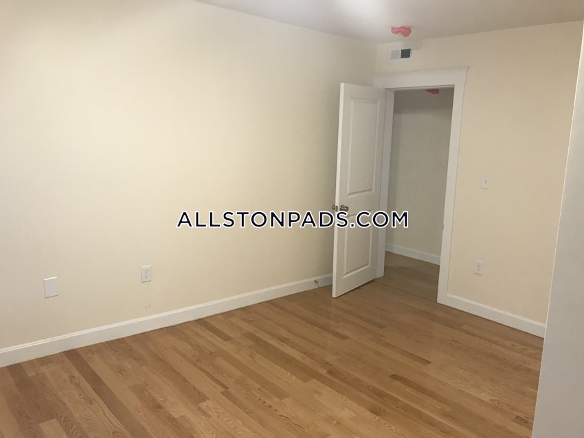 BOSTON - LOWER ALLSTON - 4 Beds, 2 Baths - Image 5