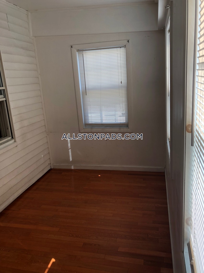 BOSTON - LOWER ALLSTON - 4 Beds, 2 Baths - Image 13