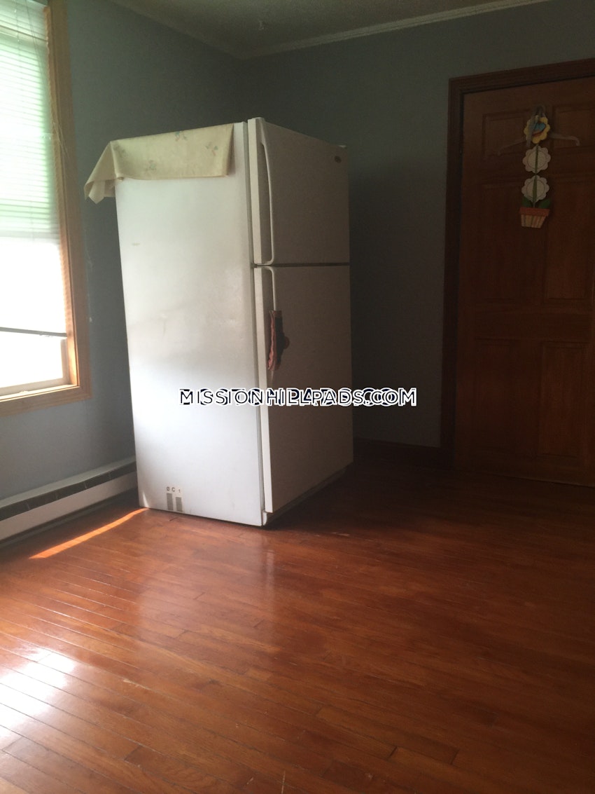 BOSTON - MISSION HILL - 5 Beds, 2 Baths - Image 71