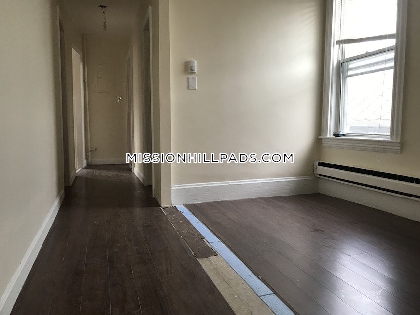 BOSTON - MISSION HILL - 5 Beds, 2 Baths - Image 34