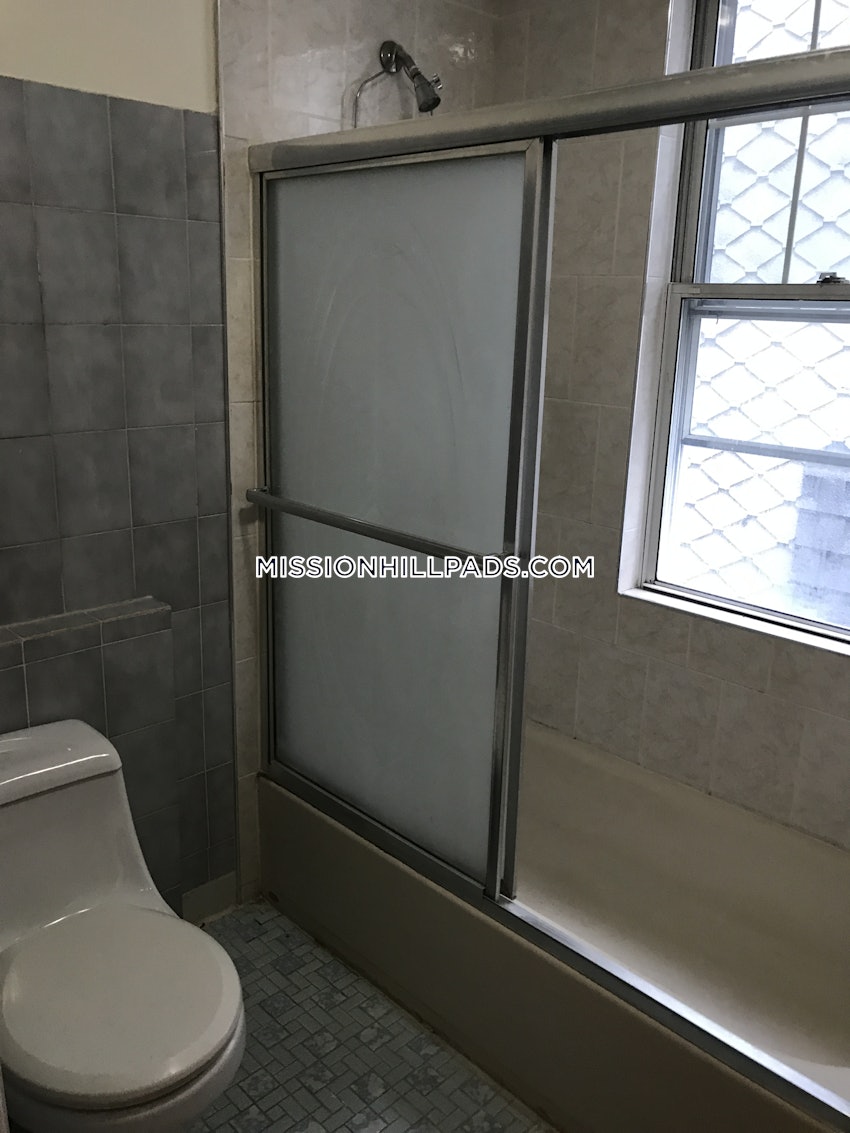 BOSTON - MISSION HILL - 5 Beds, 2 Baths - Image 1