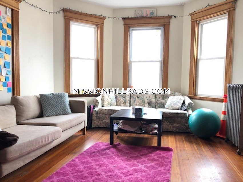 BOSTON - MISSION HILL - 5 Beds, 2 Baths - Image 4