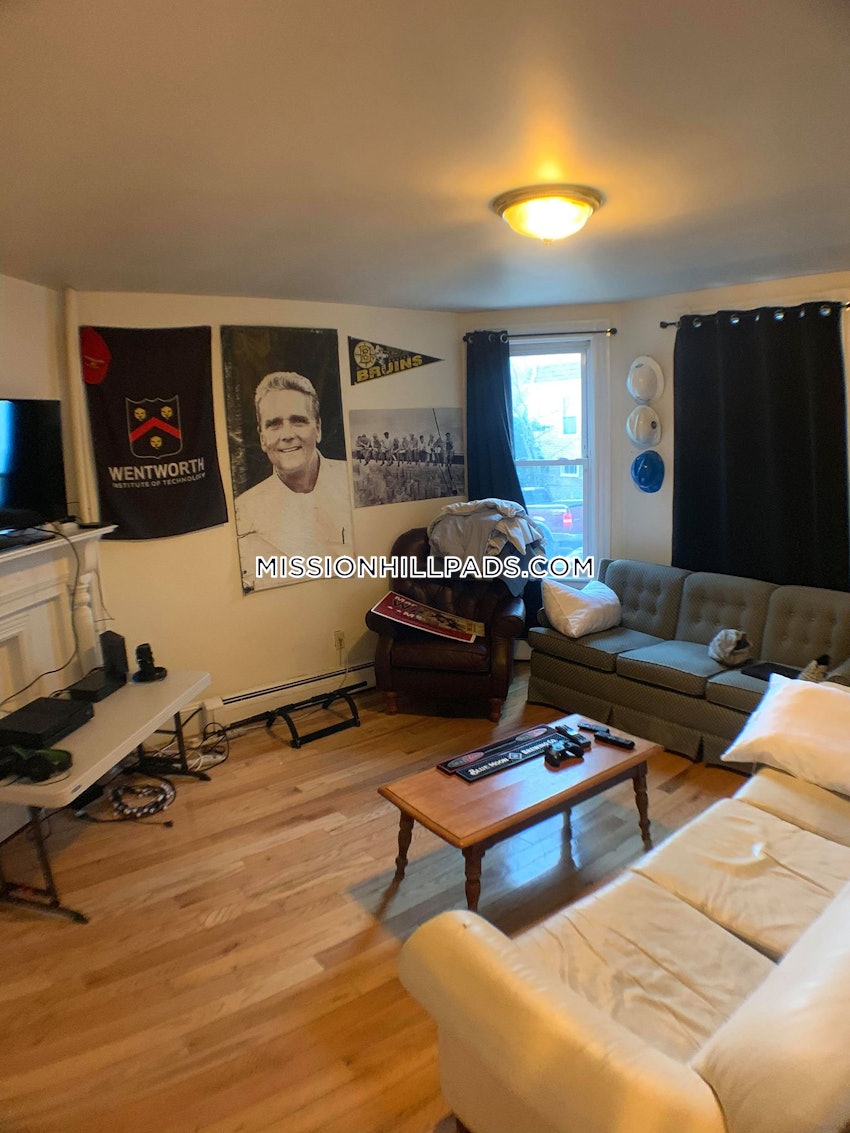 BOSTON - MISSION HILL - 2 Beds, 1 Bath - Image 1