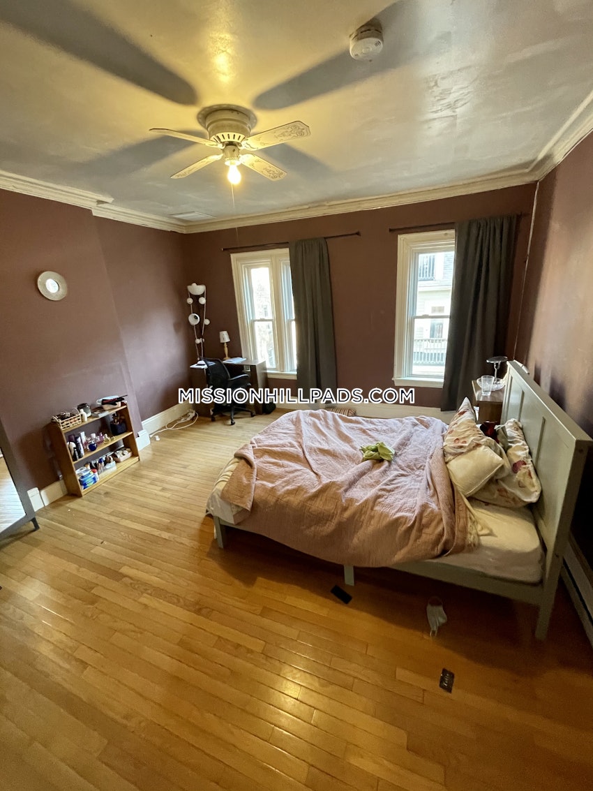 BOSTON - MISSION HILL - 1 Bed, 2 Baths - Image 33