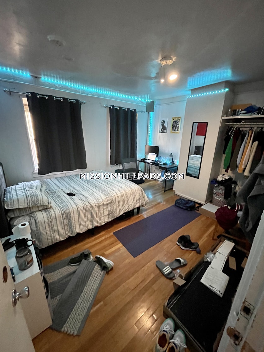 BOSTON - MISSION HILL - 1 Bed, 2 Baths - Image 41