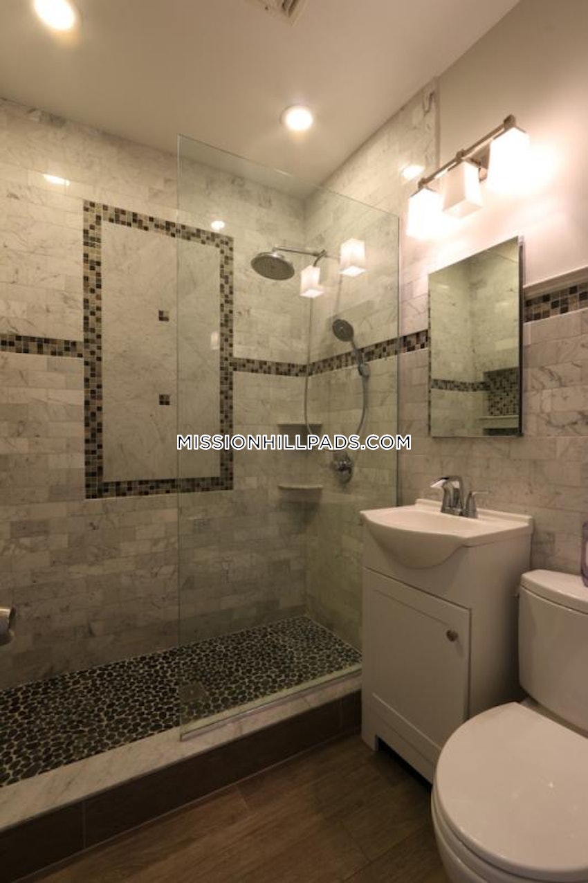 BOSTON - MISSION HILL - 1 Bed, 2 Baths - Image 32