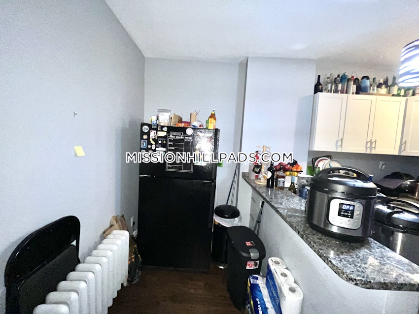 BOSTON - MISSION HILL - 1 Bed, 1 Bath - Image 19