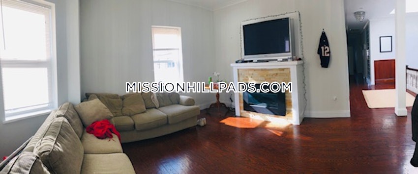 BOSTON - MISSION HILL - 4 Beds, 2 Baths - Image 22