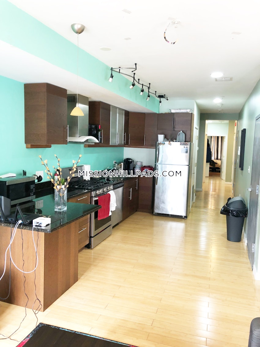 BOSTON - MISSION HILL - 2 Beds, 2 Baths - Image 2