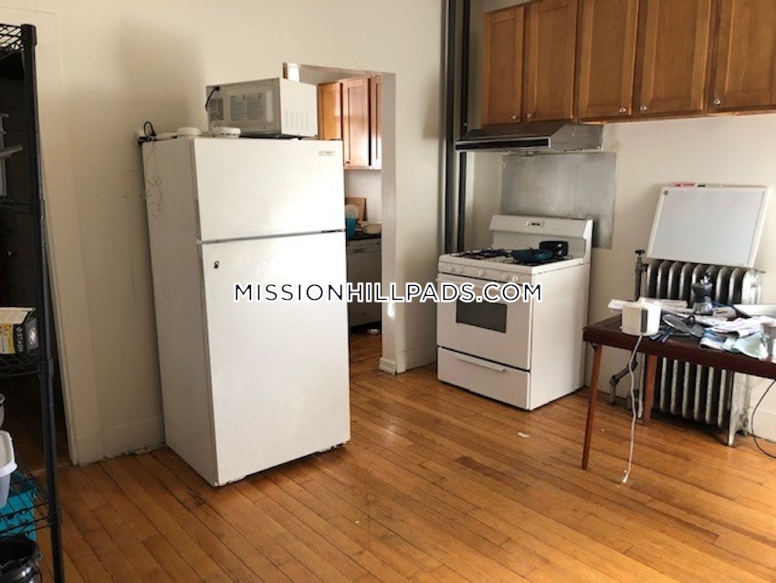 Boston - Mission Hill - 4 Beds, 1 Bath - Image 44