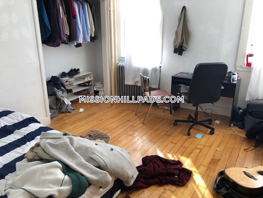 Boston - Mission Hill - 4 Beds, 1 Bath - Image 45