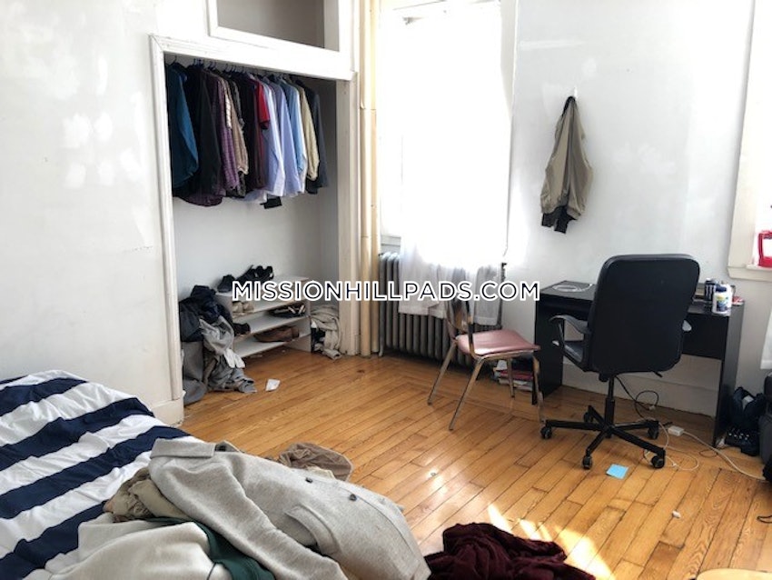 Boston - Mission Hill - 4 Beds, 1 Bath - Image 43