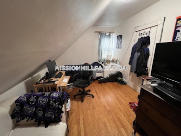 Mission Hill, Boston, MA - 2 Beds, 1 Bath - $2,800 - ID#4594034