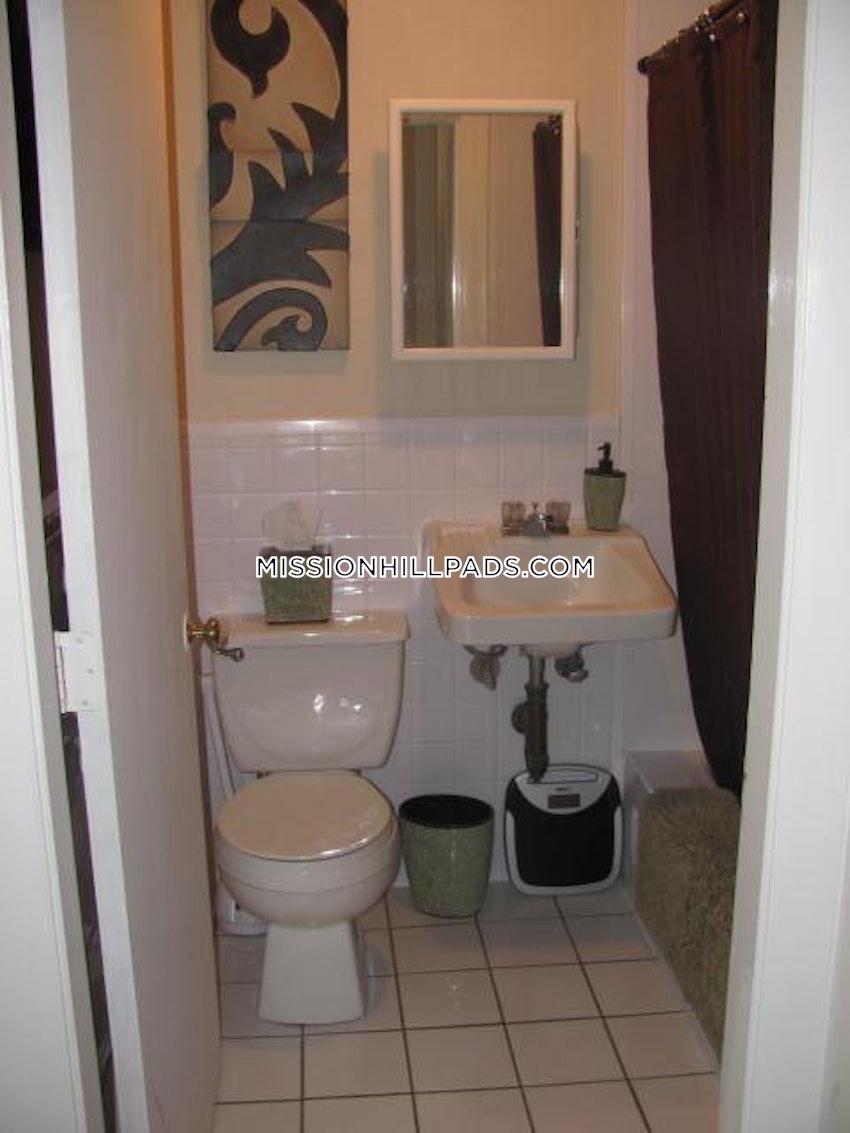 BOSTON - MISSION HILL - 2 Beds, 1 Bath - Image 12