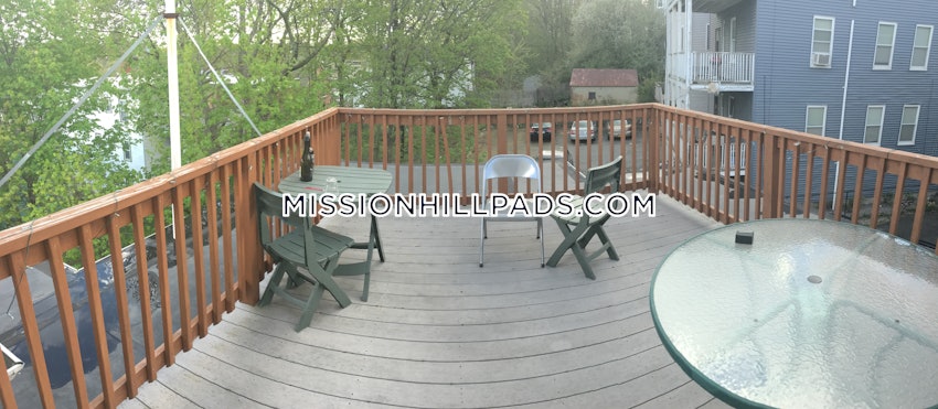 BOSTON - MISSION HILL - 3 Beds, 2 Baths - Image 2