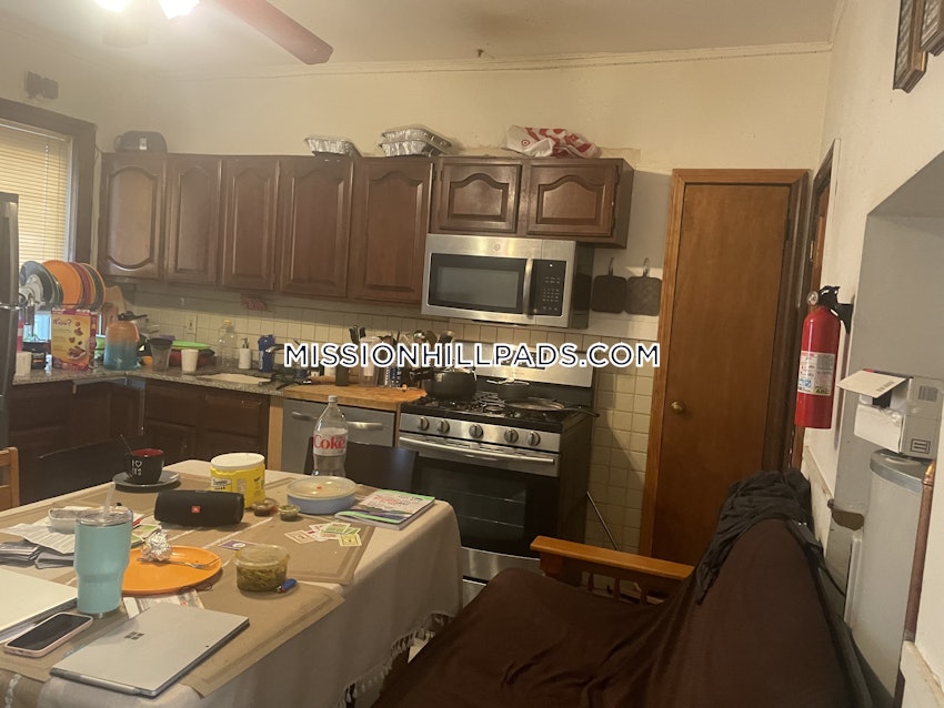 BOSTON - MISSION HILL - 1 Bed, 2 Baths - Image 57