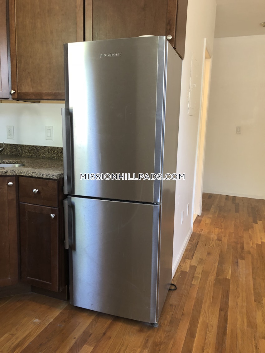 BOSTON - MISSION HILL - 1 Bed, 1 Bath - Image 10