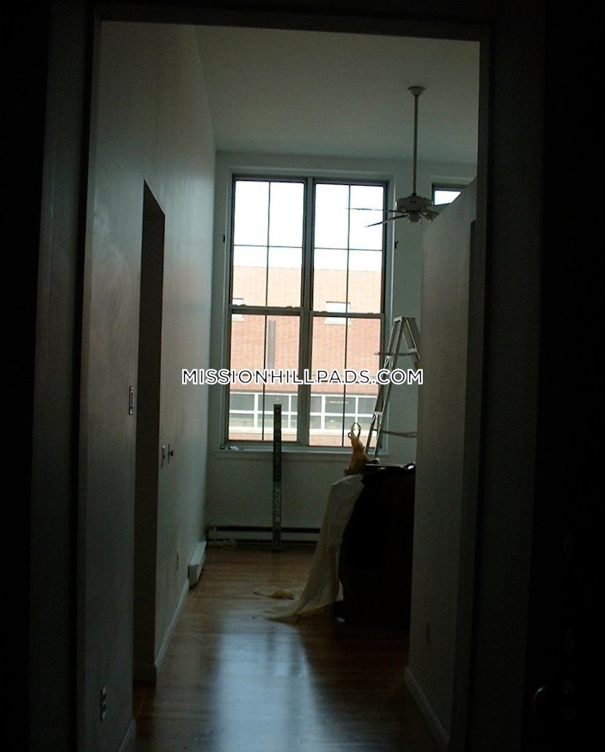 BOSTON - JAMAICA PLAIN - FOREST HILLS - 2 Beds, 1 Bath - Image 7