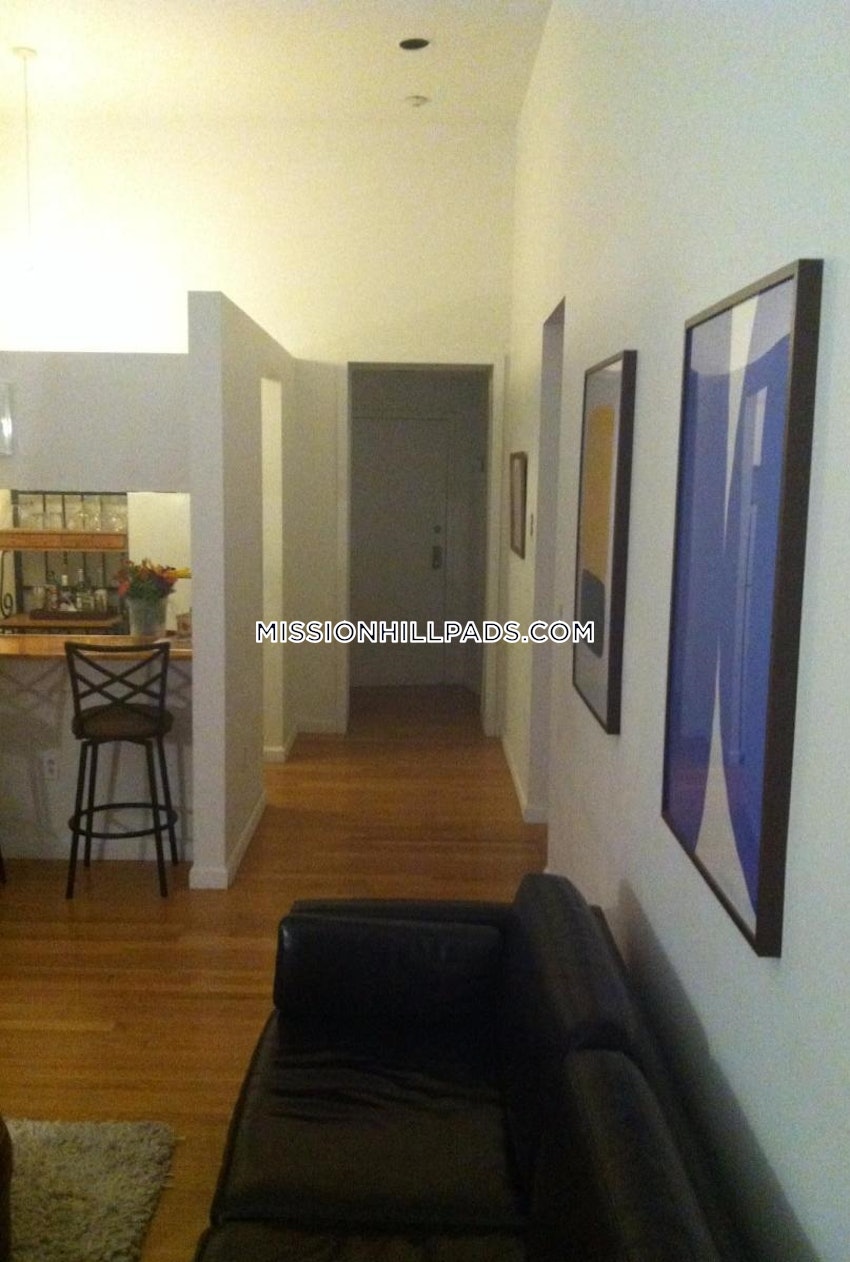 BOSTON - JAMAICA PLAIN - FOREST HILLS - 2 Beds, 1 Bath - Image 9