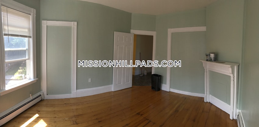 BOSTON - MISSION HILL - 4 Beds, 1.5 Baths - Image 2