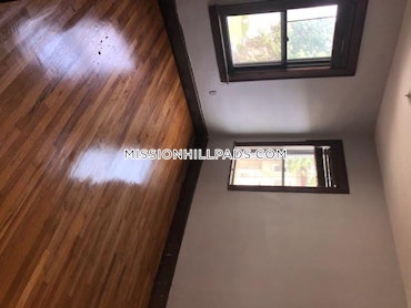 Boston - 4 Beds, 1 Baths