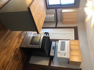 Boston - 4 Beds, 1 Baths