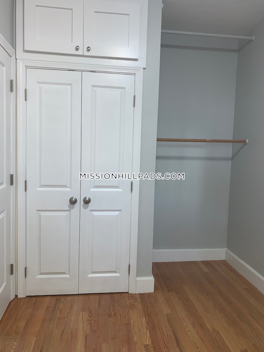 BOSTON - MISSION HILL - 1 Bed, 1 Bath - Image 9