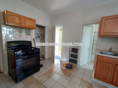 Mission Hill Apartment for rent 3 Bedrooms 1 Bath Boston - $3,200