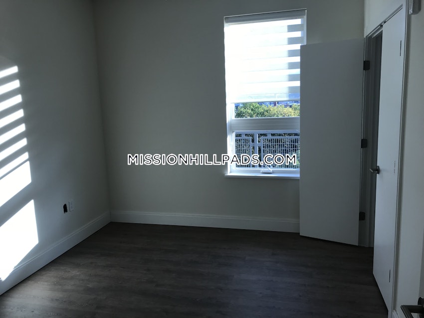 BOSTON - MISSION HILL - 2 Beds, 2 Baths - Image 12