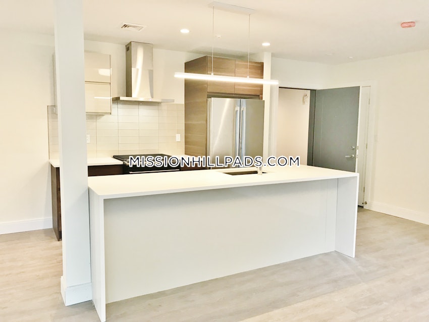 BOSTON - MISSION HILL - 3 Beds, 2 Baths - Image 40