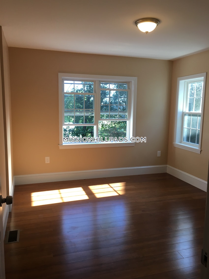 BOSTON - MISSION HILL - 2 Beds, 1 Bath - Image 1