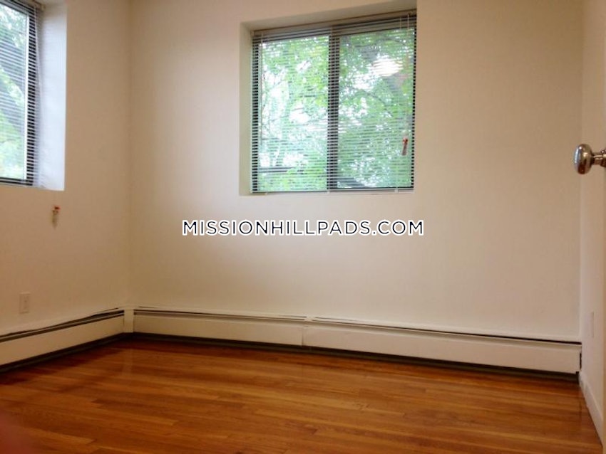 BOSTON - MISSION HILL - 2 Beds, 1 Bath - Image 5