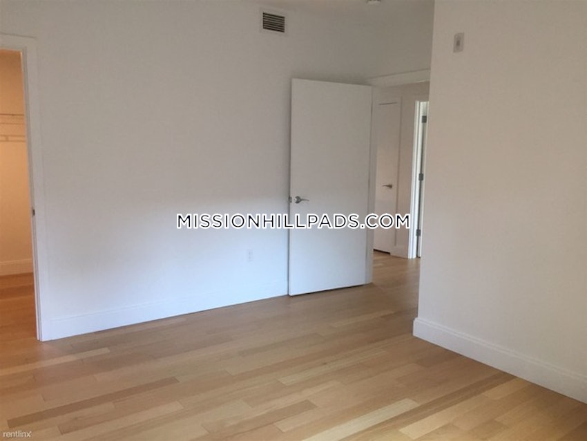 BOSTON - MISSION HILL - 2 Beds, 1 Bath - Image 8