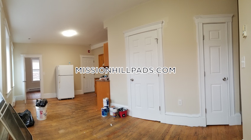 BOSTON - MISSION HILL - 4 Beds, 2 Baths - Image 30