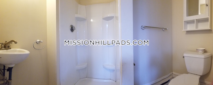 BOSTON - MISSION HILL - 4 Beds, 2 Baths - Image 37